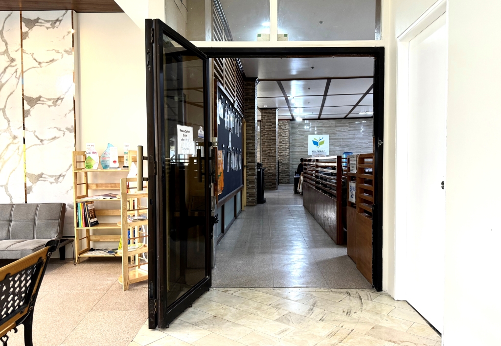 フィリピン留学 Cebu21 - HELP Longlong-Reception-11